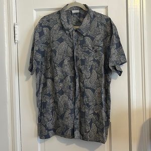 Men’s Columbia button down